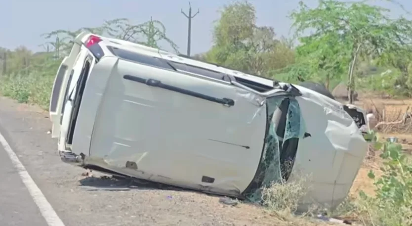Scorpio overturns in Barmer