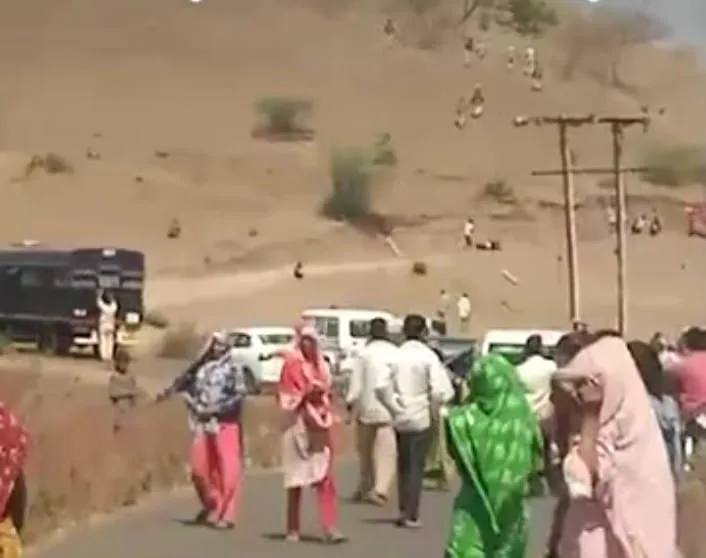 बांसवाड़ा पथराव, डंपिंग यार्ड विवाद, SDM हमला, तहसीलदार पर हमला, ग्रामीण विरोध, राजस्थान खबर 