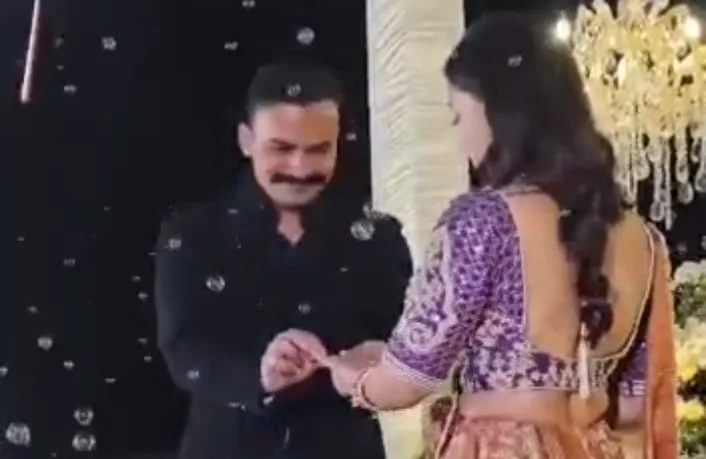 केके बिश्नोई , अंशिका वर्मा , आईपीएस दंपत्ति , सगाई समारोह , संभल एसपी , बरेली एसपी 