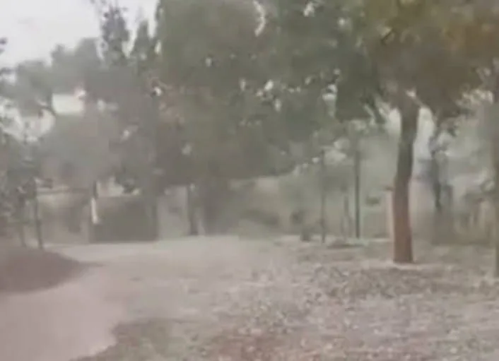 राजस्थान में मौसम का U-टर्न बारिश और ओलावृष्टि से बदला मिजाज, कई जिलों में तापमान गिरा...