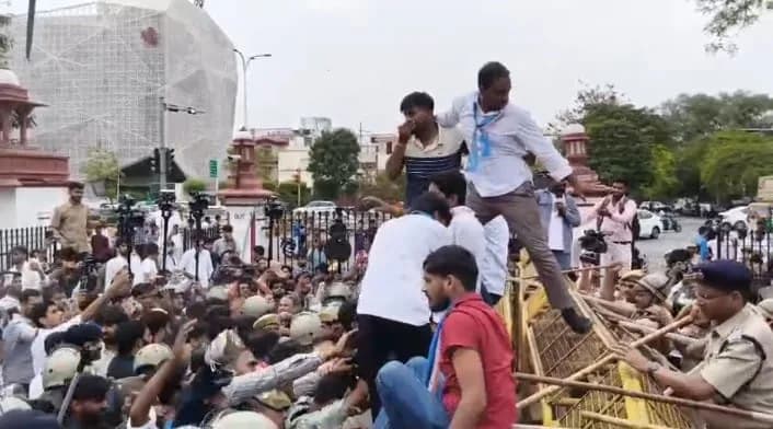 Ruckus at Rajasthan University: NSUI workers clash with police, several detained during protest