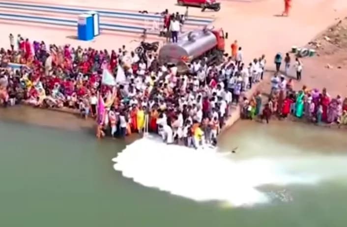 नर्मदा नदी, दूध अभिषेक, धार्मिक अनुष्ठान, मध्य प्रदेश खबर