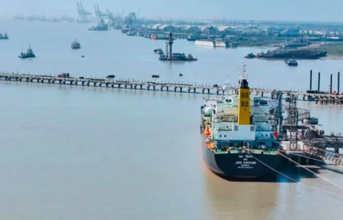 HormuzTension ,IranIndia ,IndianShips ,MaritimeSecurity ,BreakingNews ,MiddleEastCrisis ,IRGC ,OilRoute ,Geopolitics ,IndiaNews