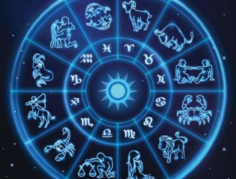 Aaj Ka Rashifal: धनु राशि वालों को अनावश्यक खर्च से बचना चाहिए, वृश्चिक राशि वाले परिवार के लिए समय 