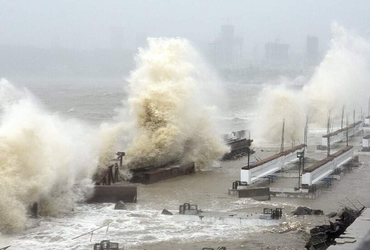 Cyclone Tej: साइक्लोन तेज का कल भयंकर चक्रवती तूफान में बदलने की आशंका, यहाँ देखें पूरी डीटेल