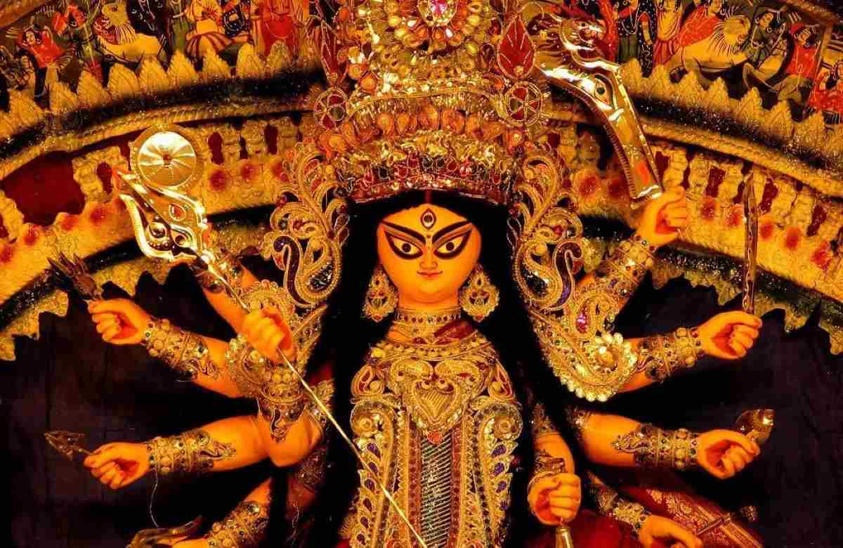 बिहार के छपरा में दुर्गा मूर्ति विसर्जन के दौरान पत्थरबाजी में 6 लोग घायल