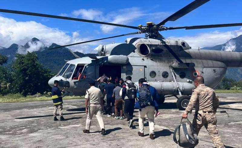 Sikkim Floods: उत्तरी सिक्किम में बाढ़ के बाद कनेक्टिविटी बहाल करने में जुटी सेना