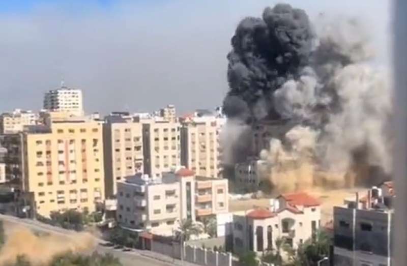 इज़राइल पर हमास के आतंकवादी हमले में 300 से ज्यादा लोग मरे, 1600 से ज्यादा घायल, भारत ने नागरिकों के