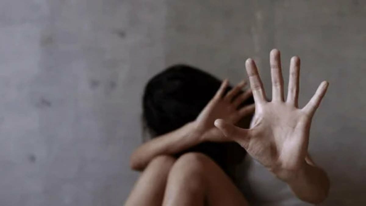 रांची में पुलिस अधिकारी एक साल से ज्यादा समय तक नाबालिग का करता रहा बलात्कार, अब गिरफ्तार