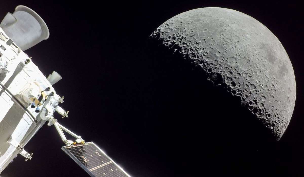 चीन से लिए उधार के रॉकेट से पाकिस्तान चला चंद्रयान की बराबरी करने, चीन के चंद्रमा पर बेस बनाने के प्