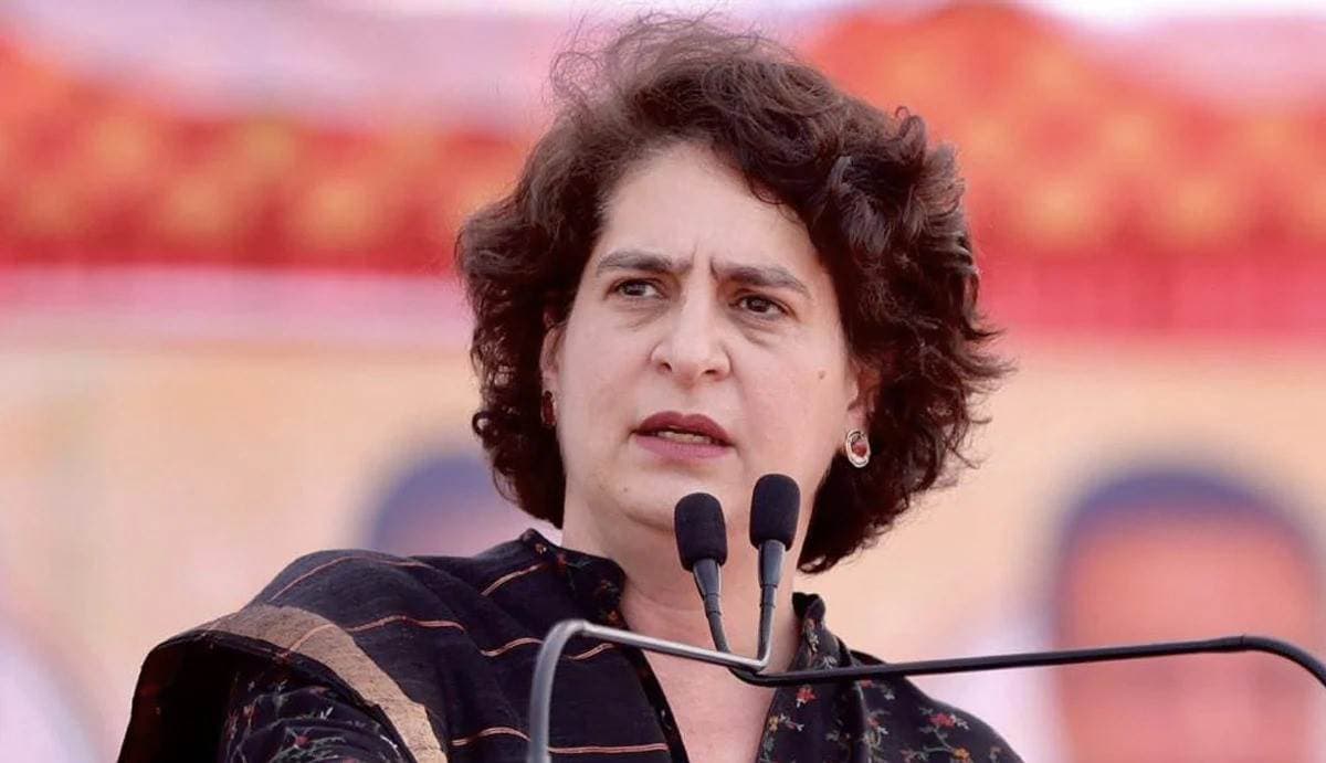 प्रियंका गांधी को पीएम मोदी पर दिए 'झूठे बयान' के लिए चुनाव आयोग का नोटिस
