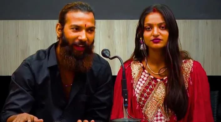 After Mahakumbh Fame, Monalisa Bhonsle Marries Boyfriend Farman Khan in Kerala; Father Says, “My Daughter Was Taken Away Before My Eyes”