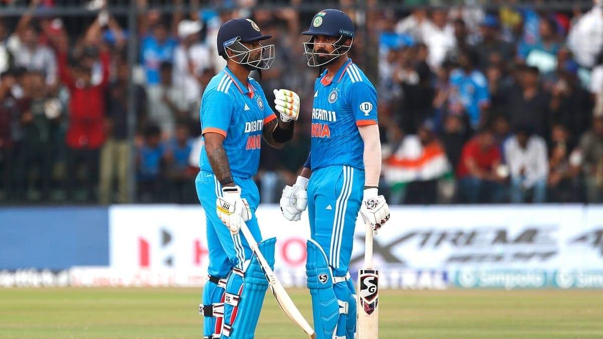 भारत ने क्रिकेट जगत में रचा इतिहास, 52 वर्षों के वनडे इतिहास में ऐसा करने वाली पहली टीम बनी